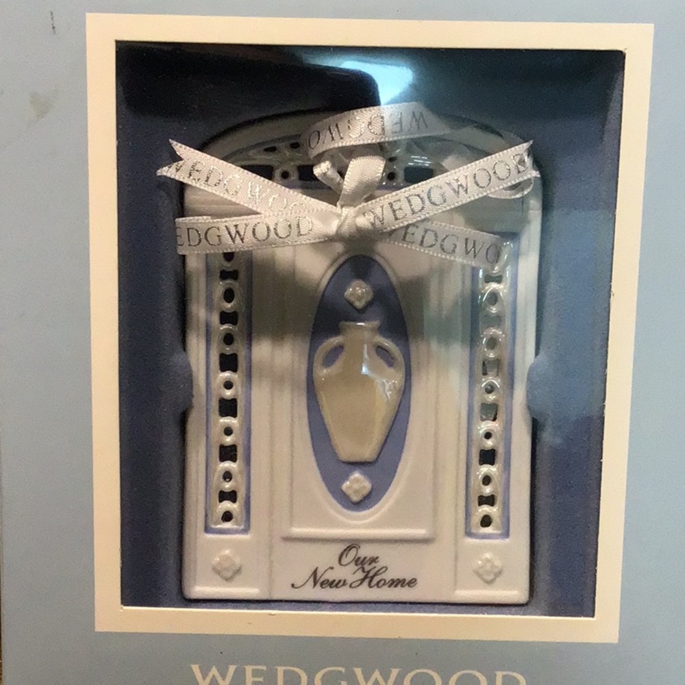 Wedgwood Our new home 🏠 Ornament New-original Box